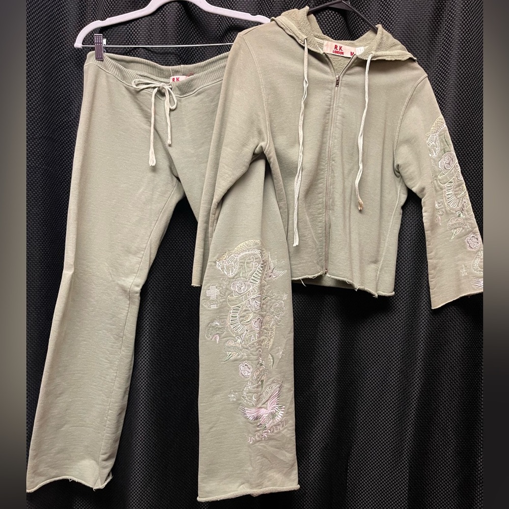 R.K. LONDON tracksuit low rise crop top embroidered